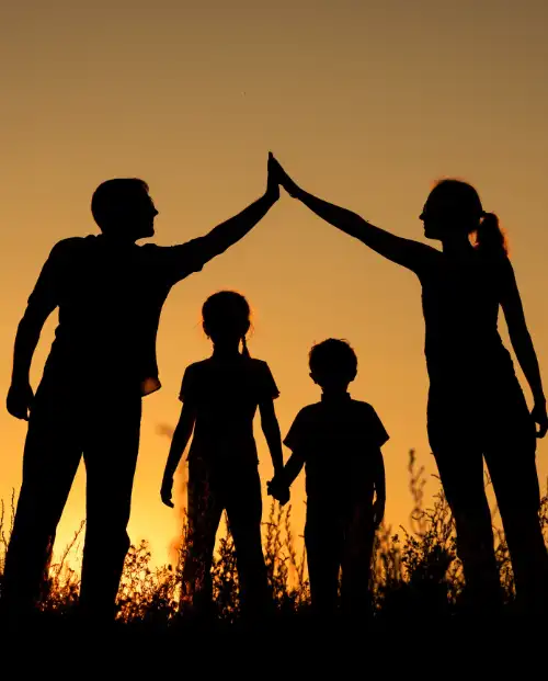 Foto de una familia migrando